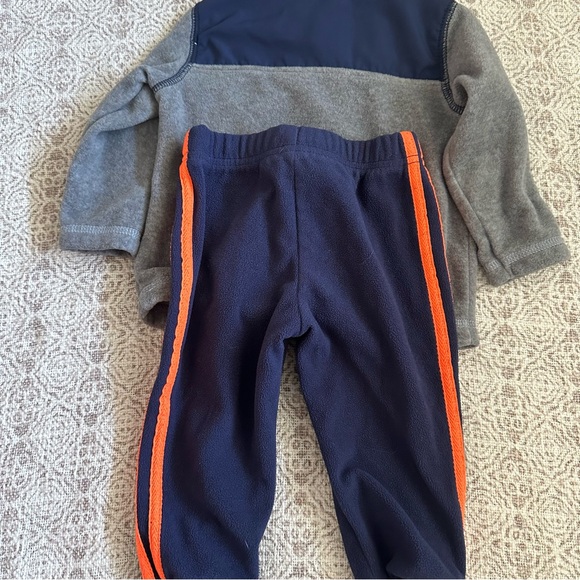 Carter’s Fleece Outfit - Picture 5 of 6